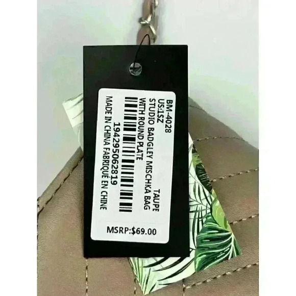 NEW! Badgley Mischka Women’s Studio Quilted Crossbody w/ Round Logo Bag NWT $69 - Picture 6 of 6